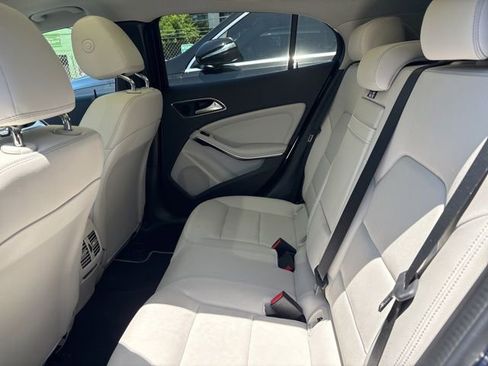 Used 2019 Mercedes-Benz GLA 250 4MATIC image 8