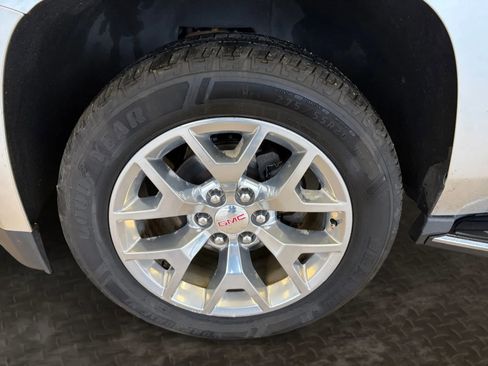 Used 2017 GMC Yukon SLT w/ Open Road Package image 39