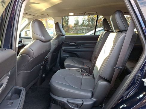 Used 2025 Toyota Grand Highlander AWD Hybrid image 24