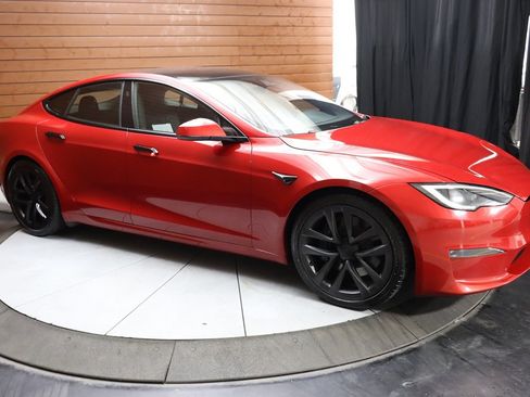 Used 2022 Tesla Model S AWD image 16