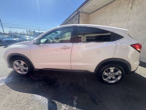 Used 2016 Honda HR-V EX image 13