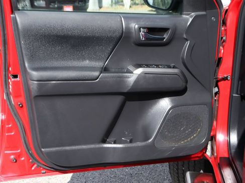 Used 2023 Toyota Tacoma TRD Off-Road w/ Advanced Technology Package AWD/4WD image 14