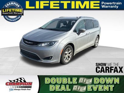 Used 2018 Chrysler Pacifica Touring-L w/ Tire & Wheel Group