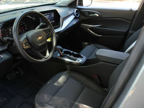 Used 2024 Chevrolet Trax LS w/ Driver Confidence Package FWD image 13