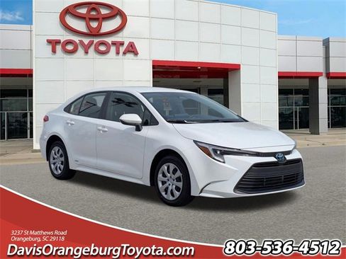 Used 2025 Toyota Corolla LE image 1