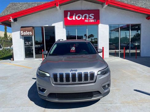 Used 2019 Jeep Cherokee Limited FWD image 1