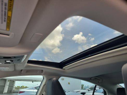 Certified 2024 Lexus ES 350 w/ Premium Package FWD image 22