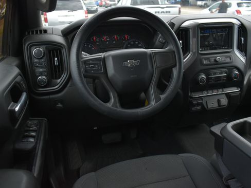 Used 2019 Chevrolet Silverado 1500 Custom Trail Boss w/ Custom Convenience Package AWD/4WD image 15