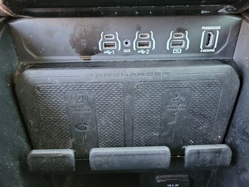 Used 2025 RAM 1500 Laramie AWD/4WD image 14