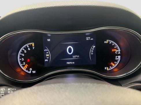 Used 2018 Jeep Grand Cherokee Altitude RWD image 14