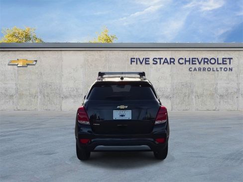 Used 2021 Chevrolet Trax LT w/ Premium Seat Package image 7