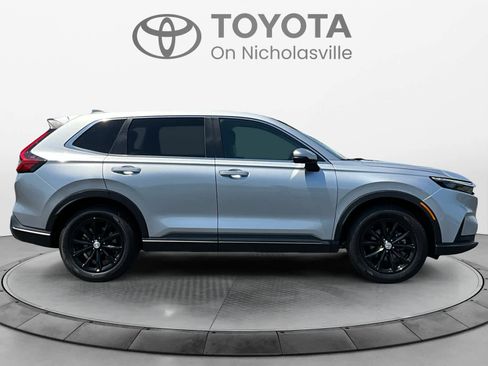 Used 2025 Honda CR-V EX image 7