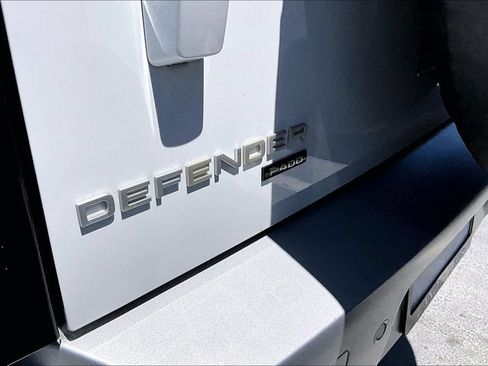 Certified 2023 Land Rover Defender 110 SE AWD/4WD image 22