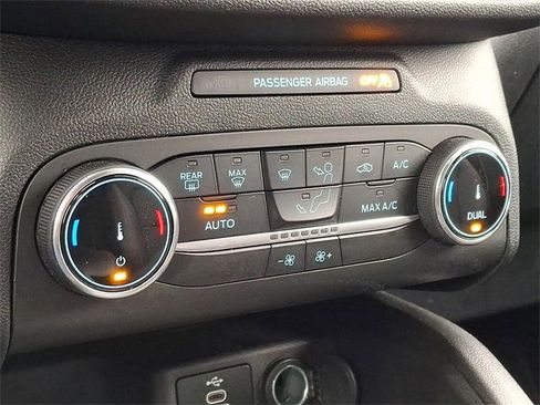 Used 2025 Ford Escape ST-Line image 15