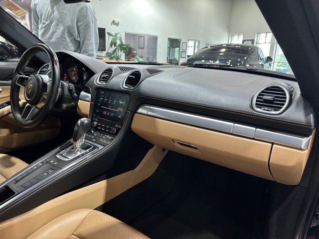 Used 2018 Porsche 718 Cayman S RWD image 92