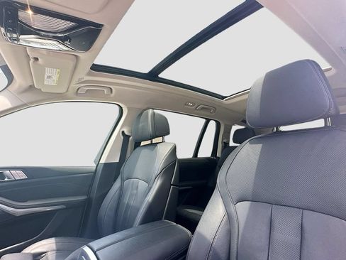 Used 2022 BMW X7 xDrive40i w/ Premium Package AWD/4WD image 22
