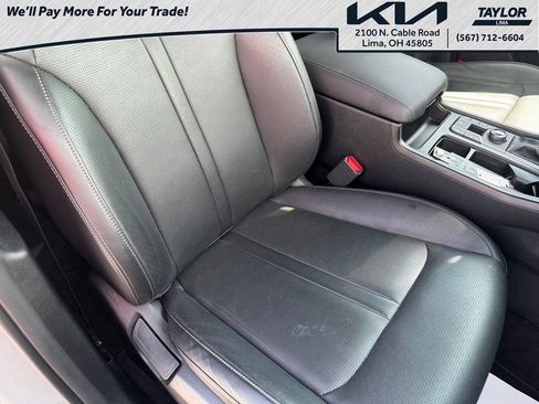 Used 2025 Kia Sorento S FWD image 12