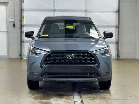 Used 2025 Toyota Corolla Cross L image 2