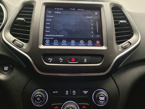 Used 2021 Jeep Cherokee Trailhawk w/ Technology Group AWD/4WD image 25