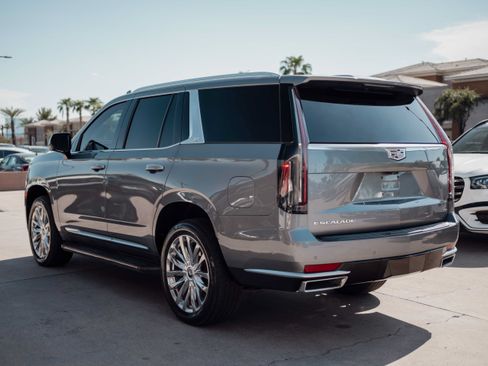 Used 2021 Cadillac Escalade Premium Luxury w/ Performance Package AWD/4WD image 4
