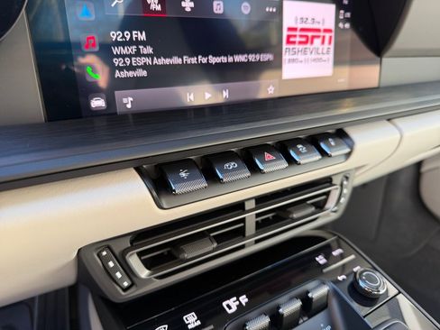 Certified 2022 Porsche 911 Targa 4S image 22