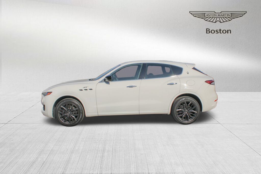 Used 2024 Maserati Levante GT Ultima AWD/4WD image 3
