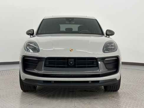 Certified 2023 Porsche Macan Turbo AWD/4WD image 6