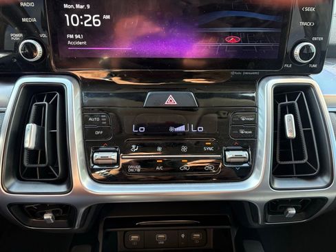 Used 2022 Kia Sorento EX w/ Panoramic Sunroof Package image 25