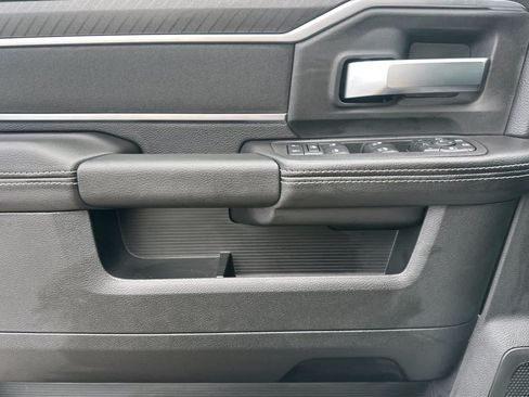 New 2026 RAM 2500 Big Horn AWD/4WD image 12