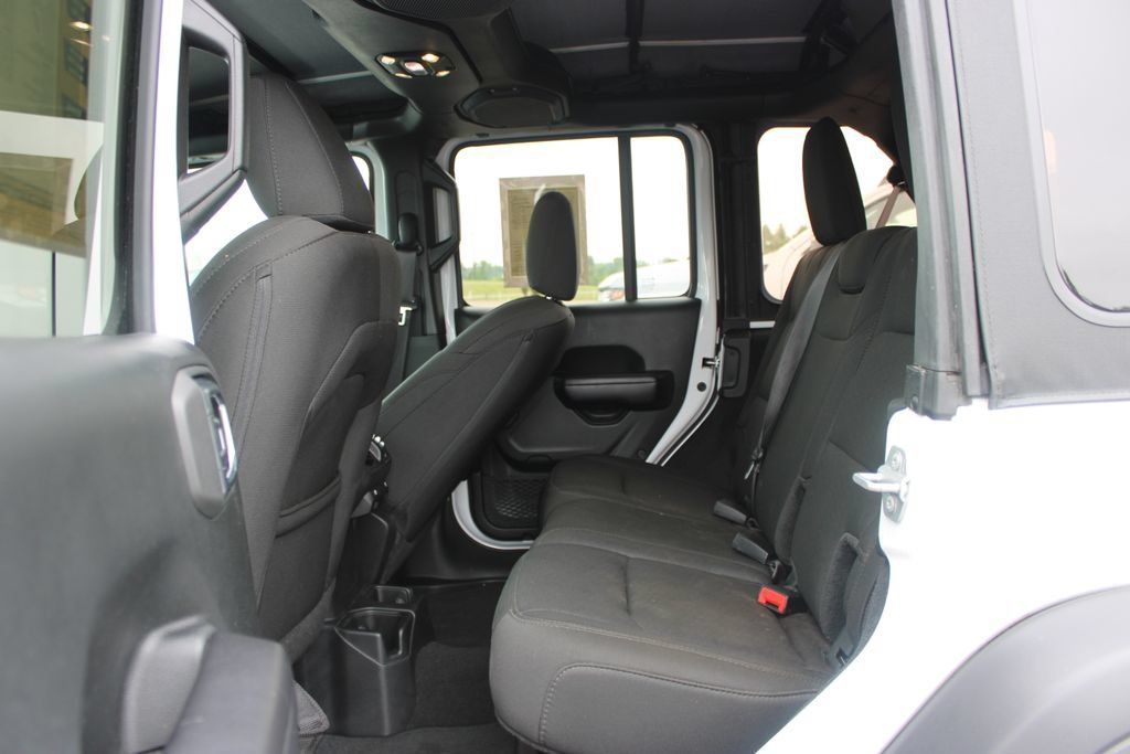 Used 2019 Jeep Wrangler Unlimited Sport S AWD/4WD image 24