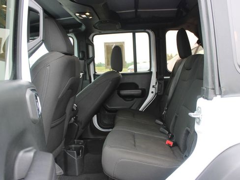Used 2019 Jeep Wrangler Unlimited Sport S AWD/4WD image 24