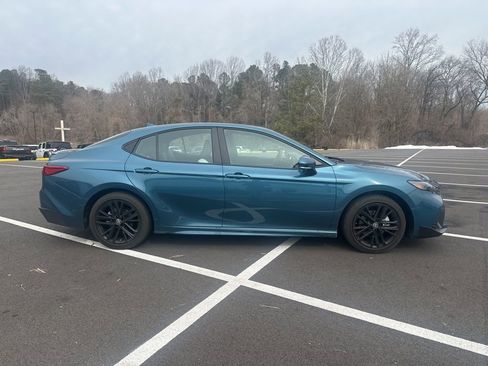 Used 2026 Toyota Camry SE image 6