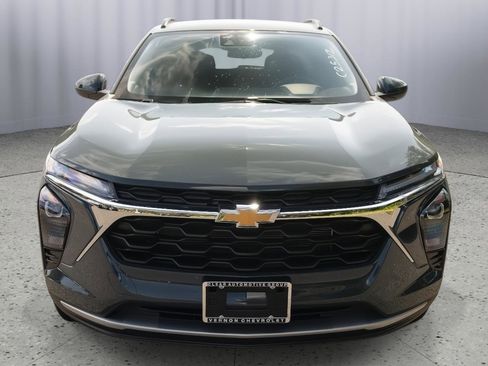 New 2025 Chevrolet Trax LT w/ Driver Confidence Package image 2