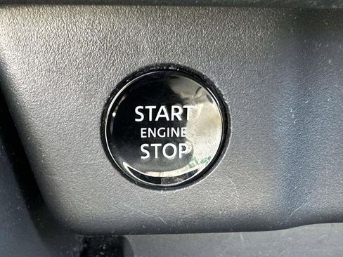 Used 2024 Nissan Rogue SV image 25