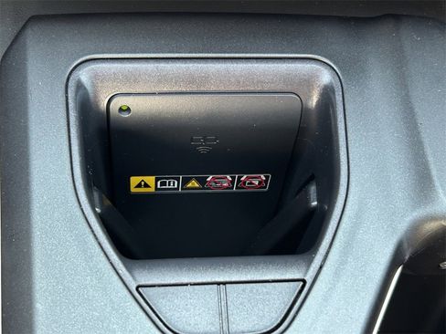 Used 2023 Toyota Crown Limited image 24