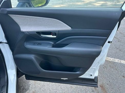 Certified 2025 Toyota Grand Highlander AWD image 24