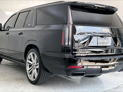 Used 2025 Cadillac Escalade ESV Sport Platinum AWD/4WD image 15