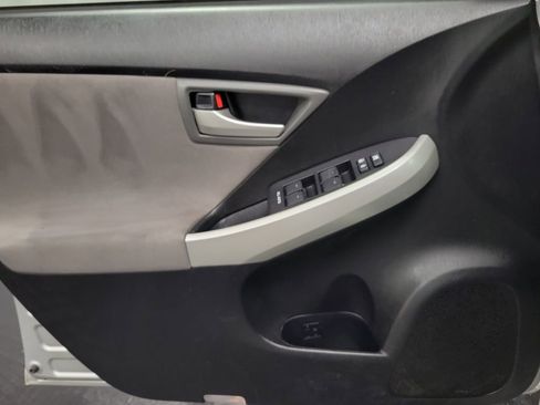 Used 2014 Toyota Prius Two image 20