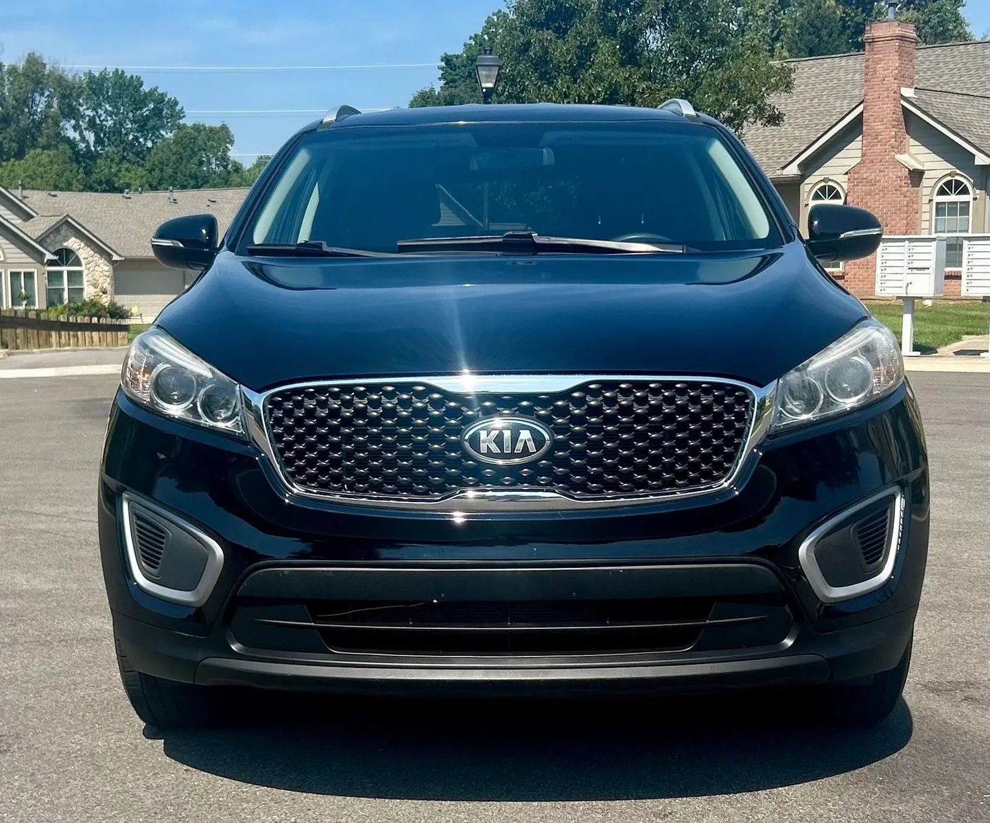 Used 2018 Kia Sorento FWD image 2