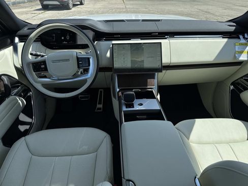 New 2026 Land Rover Range Rover Long Wheelbase SE AWD/4WD image 9