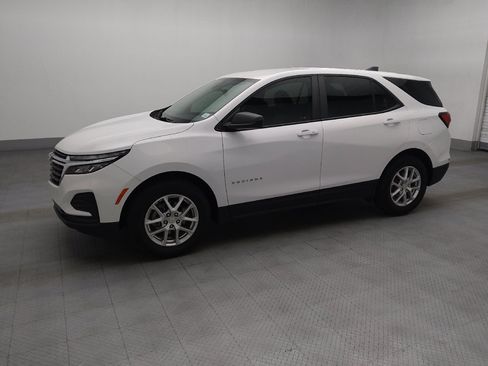 Used 2024 Chevrolet Equinox LS FWD image 2