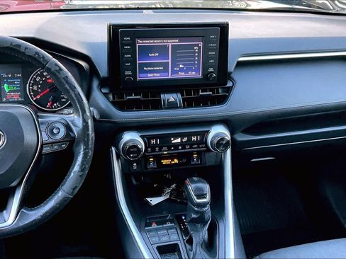Used 2019 Toyota RAV4 XLE image 6
