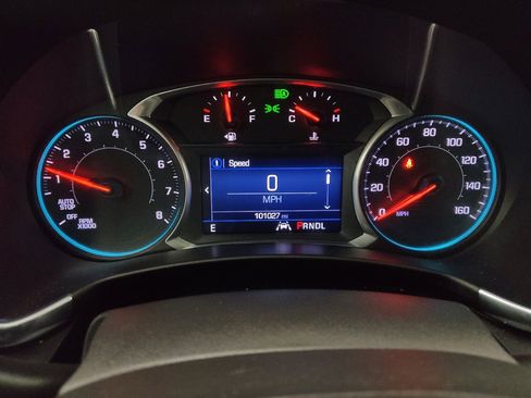 Used 2020 Chevrolet Equinox LT w/ Driver Convenience Package image 23