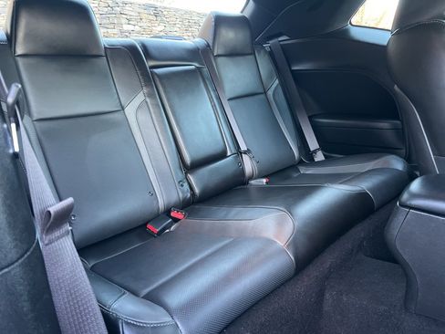 Used 2022 Dodge Challenger SXT w/ Plus Package image 21