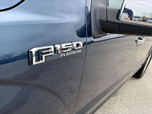 Used 2016 Ford F150 Platinum w/ Equipment Group 701A Luxury image 19