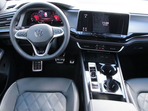 New 2026 Volkswagen Atlas Cross Sport SEL Premium R-Line AWD/4WD image 15