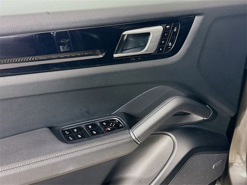 Used 2019 Porsche Cayenne image 20