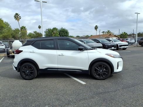 Used 2023 Nissan Kicks SR image 6