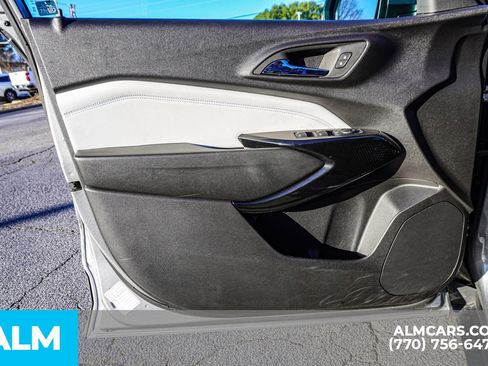 Used 2025 Chevrolet Trax LT w/ LT Convenience Package image 50