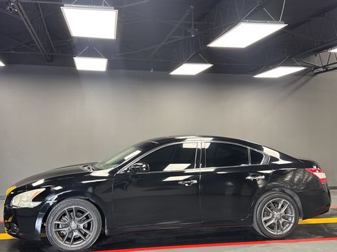 Used 2010 Nissan Maxima 3.5 S image 3